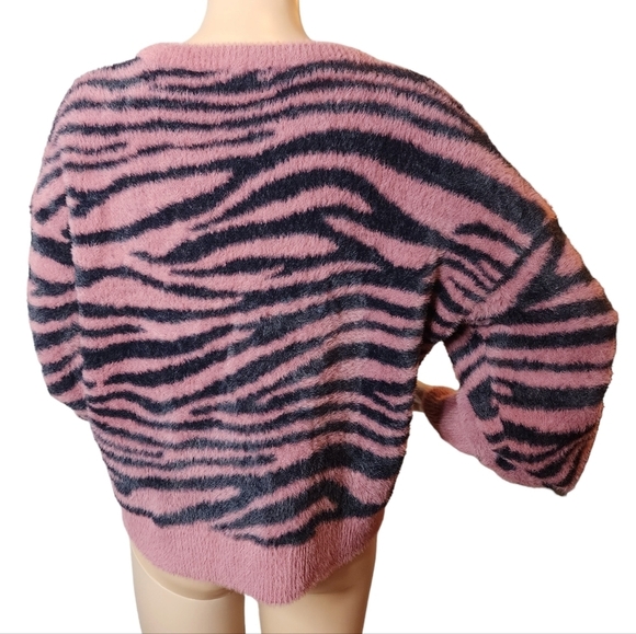 Express Fuzzy SOFT pink mauve/black zebra sweater. Women's size Large. - Picture 2 of 15